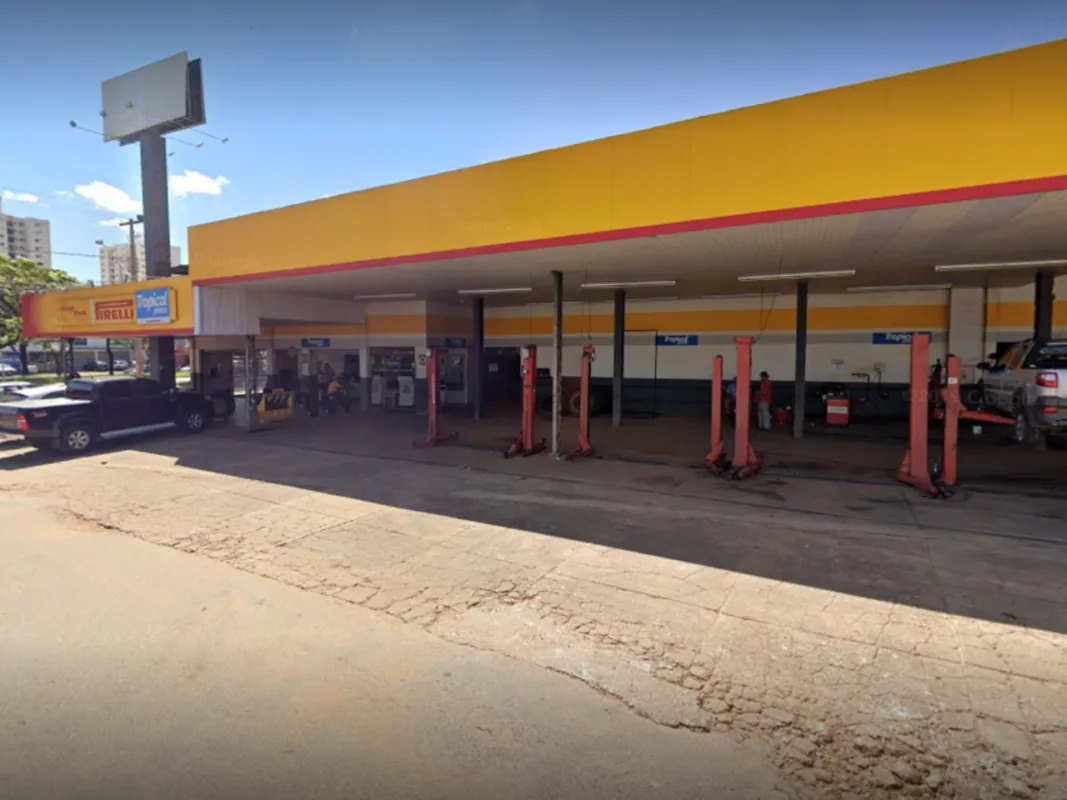 Fachada da loja Tropical Pneus GUAPO