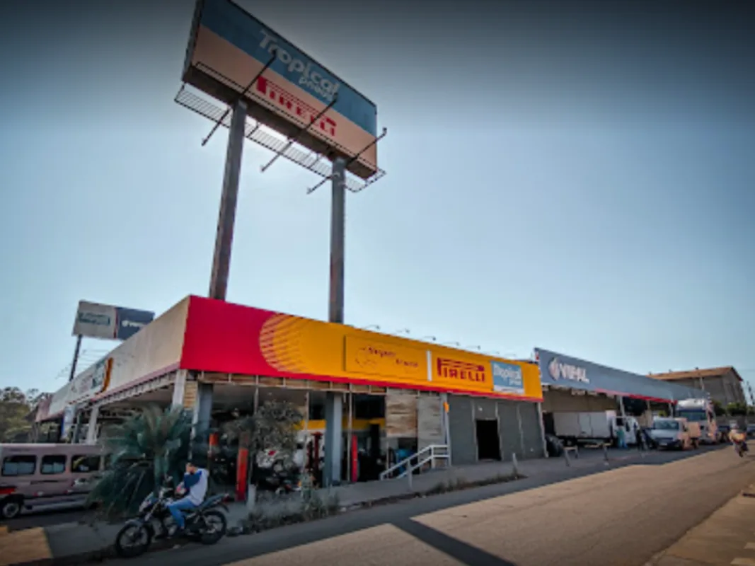 Fachada da loja Tropical Pneus BR153