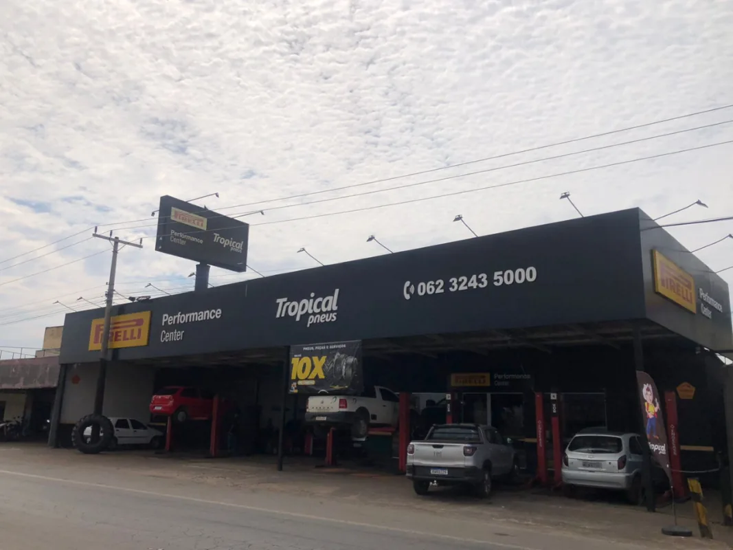 Fachada da Loja Tropical Pneus - Trindade GO